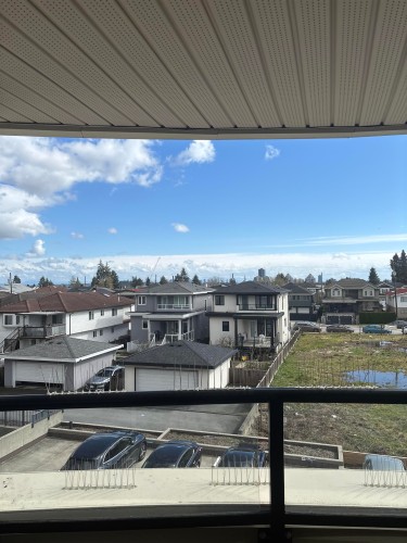 305-7738 Edmonds Street, Burnaby, BC 