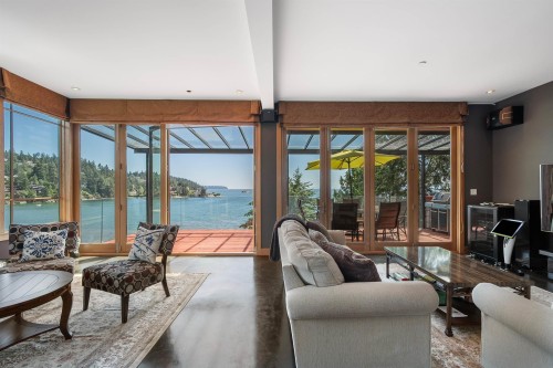 5812 Eagle Island, West Vancouver, BC 