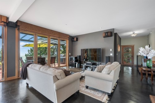 5812 Eagle Island, West Vancouver, BC 