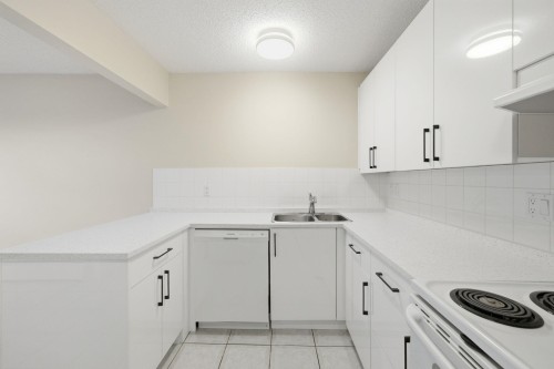 811 Westview Crescent, North Vancouver, BC 