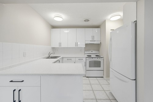 811 Westview Crescent, North Vancouver, BC 