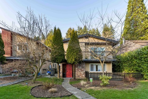 1564 Hope Road  North Vancouver, BC V7P 1W9