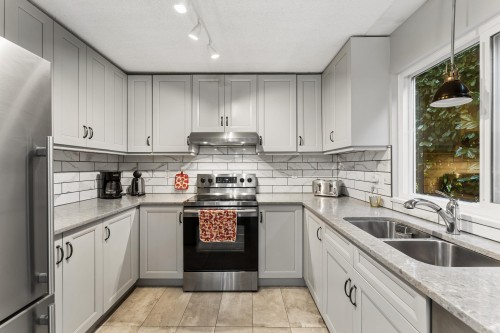 1564 Hope Road, North Vancouver, BC 