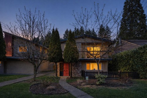 1564 Hope Road, North Vancouver, BC 
