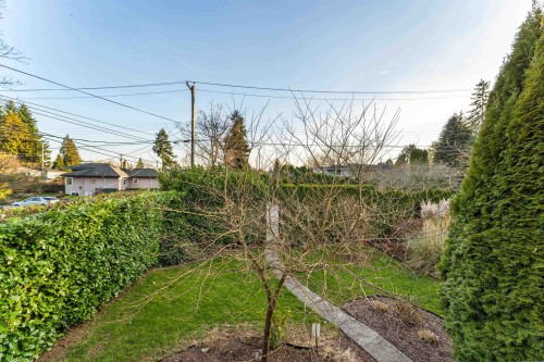 1564 Hope Road, North Vancouver, BC 