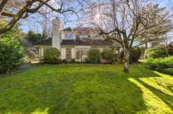 8208 Tugboat Place  Vancouver, BC V6P 6P8