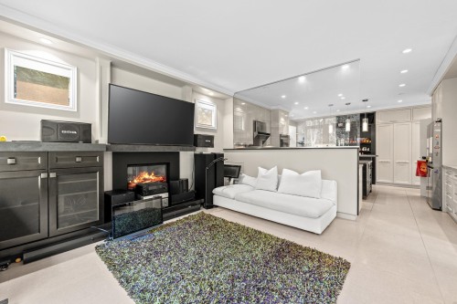 8208 Tugboat Place, Vancouver, BC 