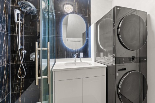 8208 Tugboat Place, Vancouver, BC 