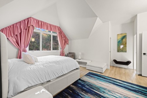 8208 Tugboat Place, Vancouver, BC 