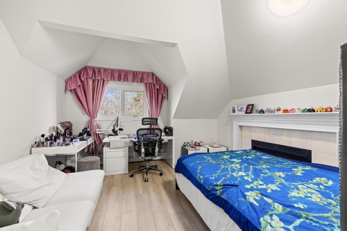 8208 Tugboat Place, Vancouver, BC 