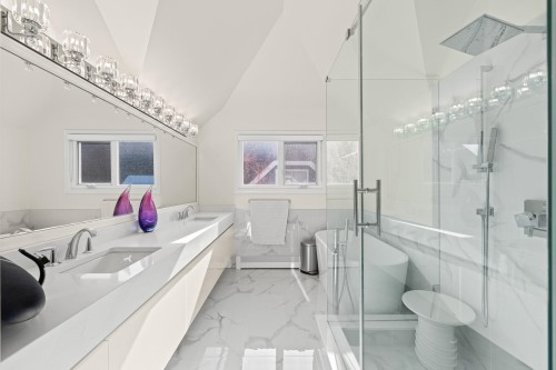 8208 Tugboat Place, Vancouver, BC 