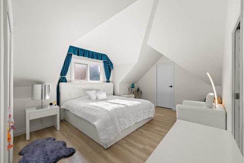 8208 Tugboat Place, Vancouver, BC 