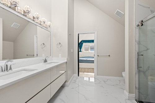 8208 Tugboat Place, Vancouver, BC 