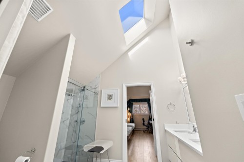 8208 Tugboat Place, Vancouver, BC 