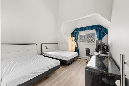 8208 Tugboat Place, Vancouver, BC 