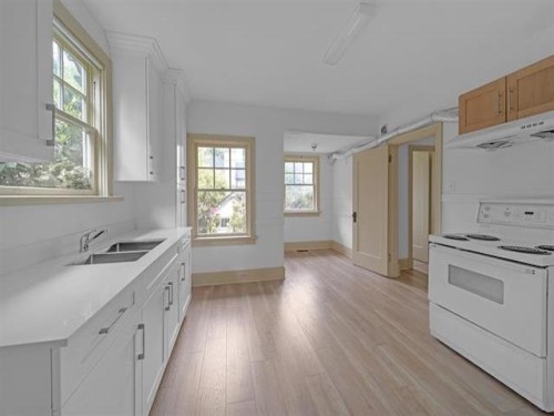 5030 Blenheim Street, Vancouver, BC 
