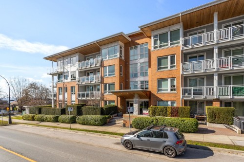401-717 Chesterfield Avenue  North Vancouver, BC V7M 3L8