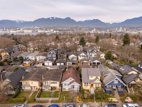 2675 Dundas Street, Vancouver, BC 