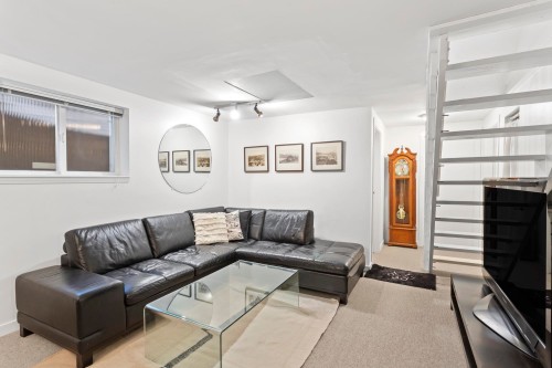 3716 30Th Avenue W, Vancouver, BC 