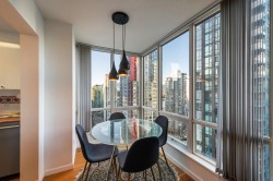 2103-1166 Melville Street  Vancouver, BC V6E 4P5