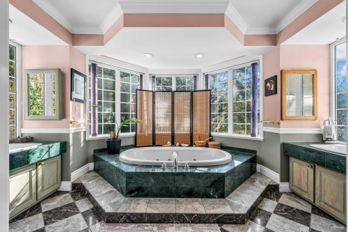 4621 Woodburn Place, West Vancouver, BC 