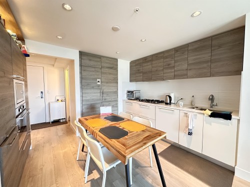 703-7303 Noble Lane  Burnaby, BC V3N 0H2