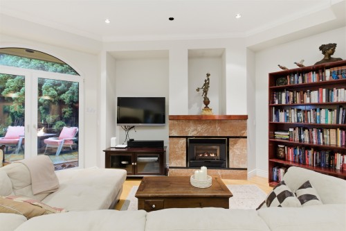 2635 Rosebery Avenue, West Vancouver, BC 