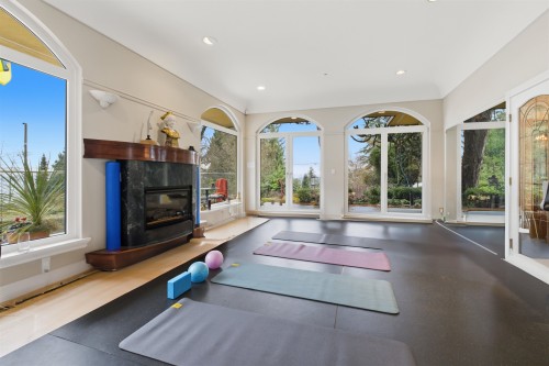 2635 Rosebery Avenue, West Vancouver, BC 