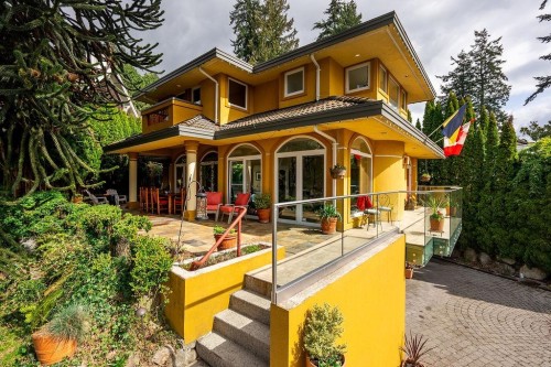 2635 Rosebery Avenue, West Vancouver, BC 