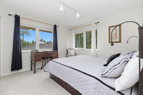 2635 Rosebery Avenue, West Vancouver, BC 