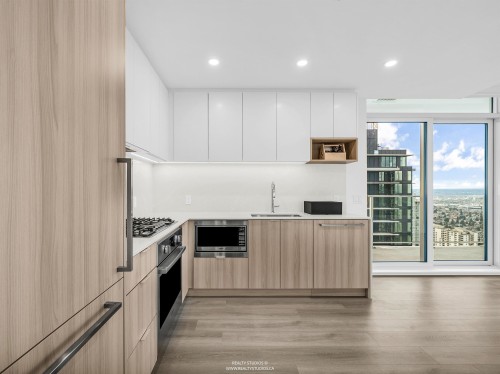 3501-6087 Wilson Avenue  Burnaby, BC V5H 2R5