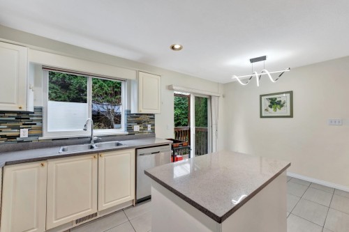 1067 Dansey Avenue, Coquitlam, BC 