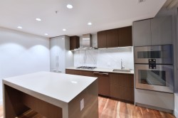 1703-1675 Lions Gate Lane  North Vancouver, BC V7P 3B4