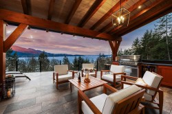 800 Taylor Road  Bowen Island, BC V0N 1G1