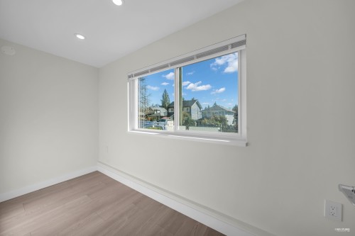 238 28Th Street E, North Vancouver, BC 