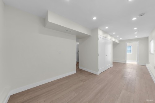 238 28Th Street E, North Vancouver, BC 
