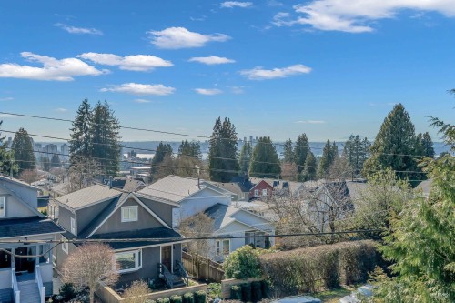 238 28Th Street E, North Vancouver, BC 