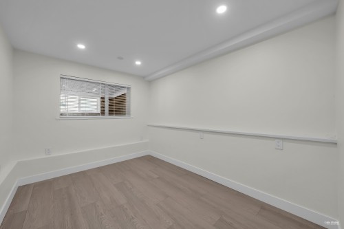 238 28Th Street E, North Vancouver, BC 