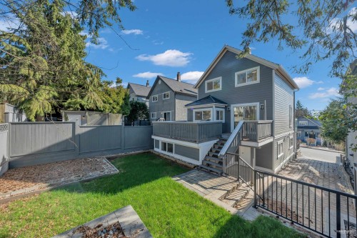 238 28Th Street E, North Vancouver, BC 