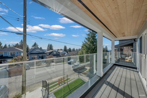 238 28Th Street E, North Vancouver, BC 
