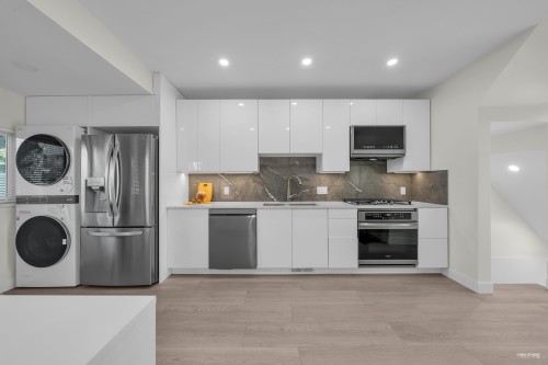 238 28Th Street E, North Vancouver, BC 