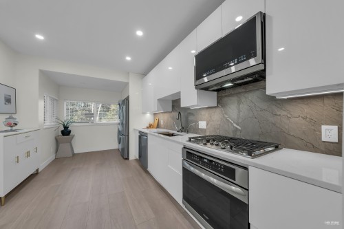 238 28Th Street E, North Vancouver, BC 