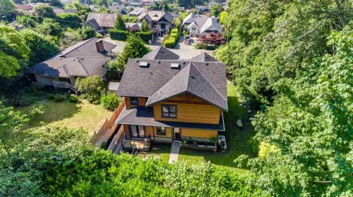 2479 Ottawa Avenue, West Vancouver, BC 