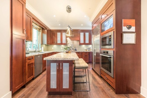 2479 Ottawa Avenue, West Vancouver, BC 