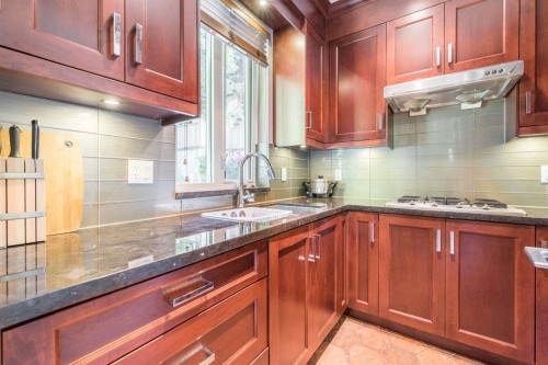 2479 Ottawa Avenue, West Vancouver, BC 