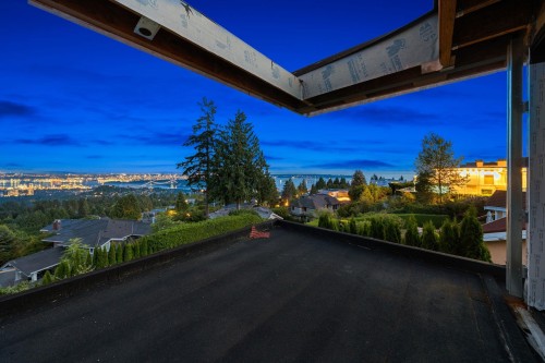 1424 Sandhurst Place, West Vancouver, BC 