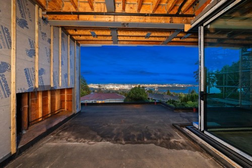 1424 Sandhurst Place, West Vancouver, BC 