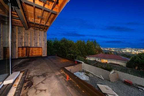 1424 Sandhurst Place, West Vancouver, BC 