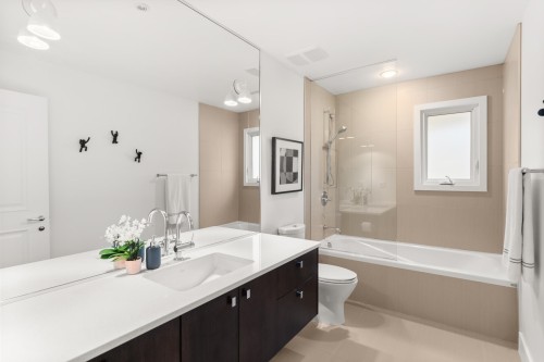 2496 36Th Avenue W, Vancouver, BC 