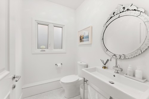 2496 36Th Avenue W, Vancouver, BC 